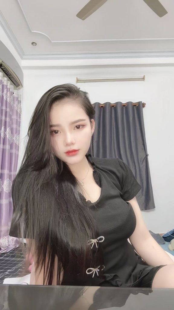 Mina Vietnam JB Escort Girl Johor Bahru