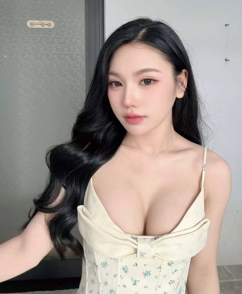 Xiaoling Vietnam JB Escort Girl Johor Bahru
